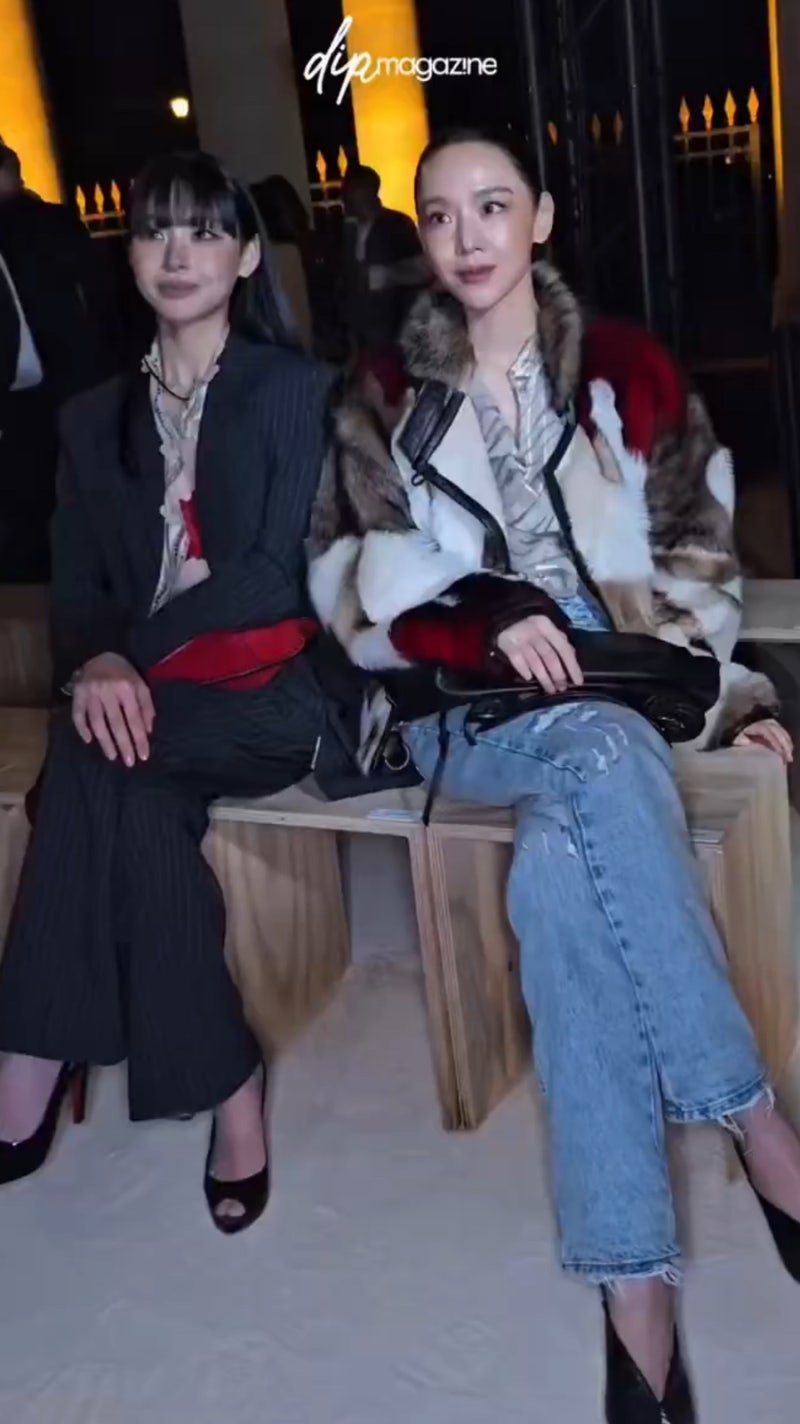 Sarah Kim makes an appearance... Shin Hye-sun's outerwear, where the luxurious fur jacket suited her perfectly.