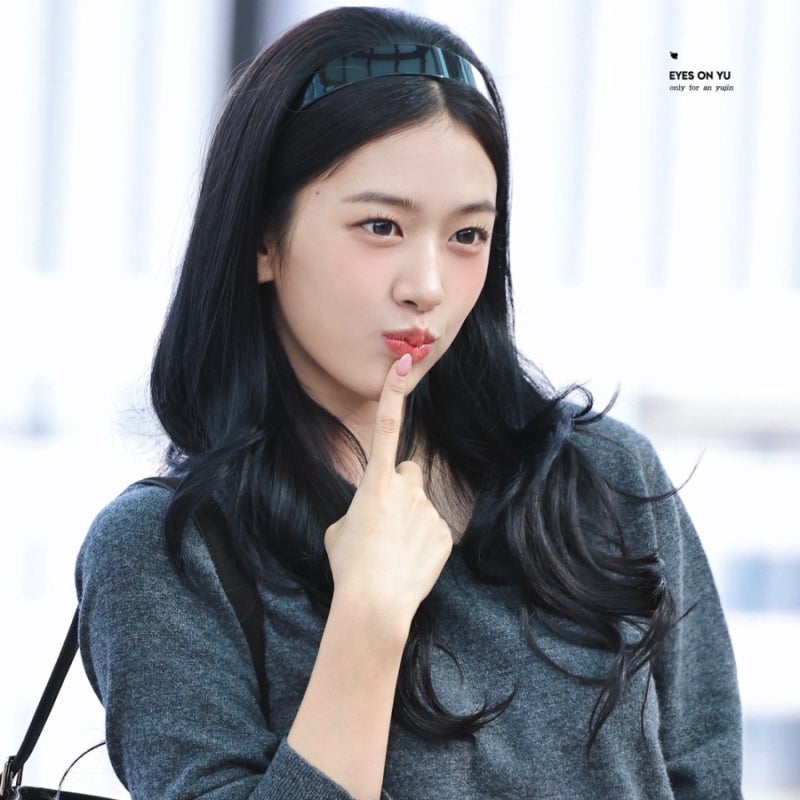 She's an idol in her 9th year since debut... Ahn Yu-jin's "girlfriend look," which is beautiful without being overdone.