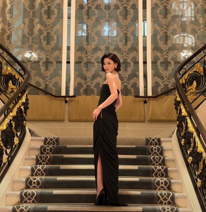 A celebrity who is 27 years old but has grown up elegantly, just as she was during her child actor days.