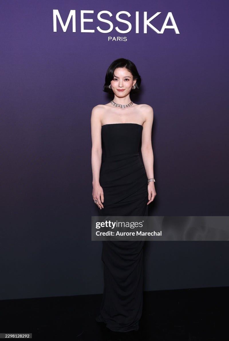 A celebrity who is 27 years old but has grown up elegantly, just as she was during her child actor days.