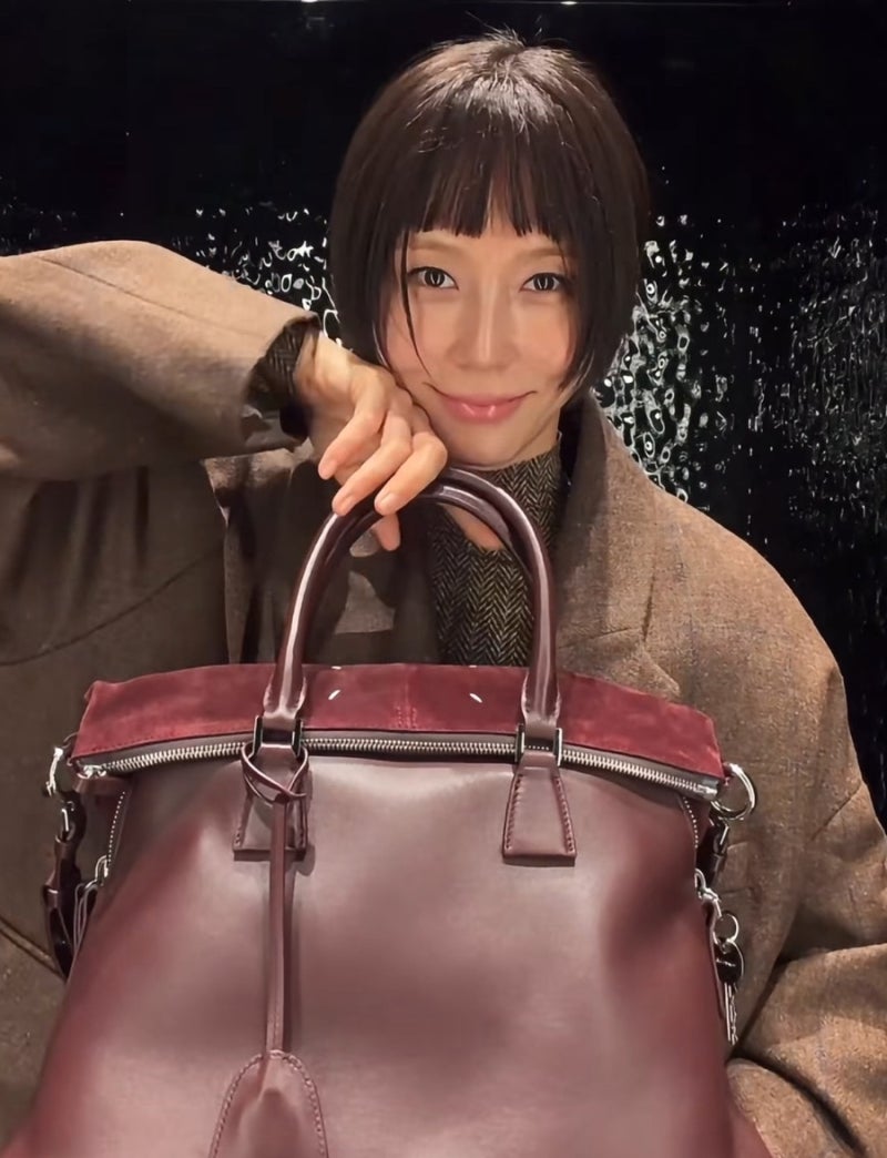 Is there anything that doesn't suit her? Celebrity fashion with incredible styling sense.