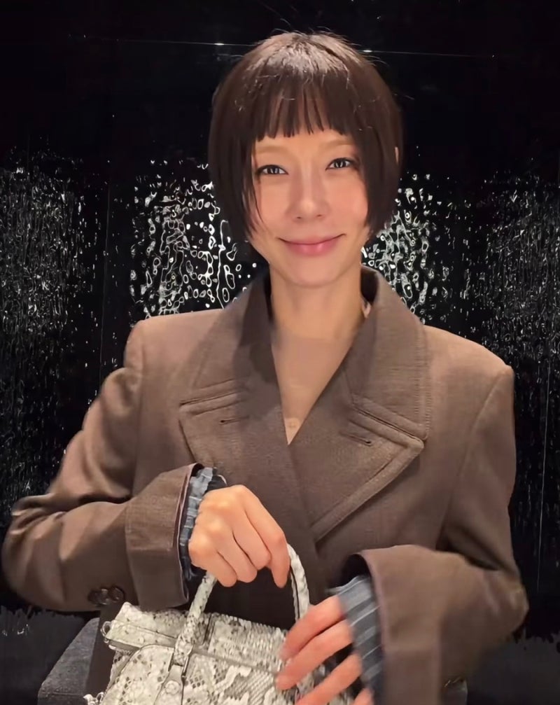 Is there anything that doesn't suit her? Celebrity fashion with incredible styling sense.