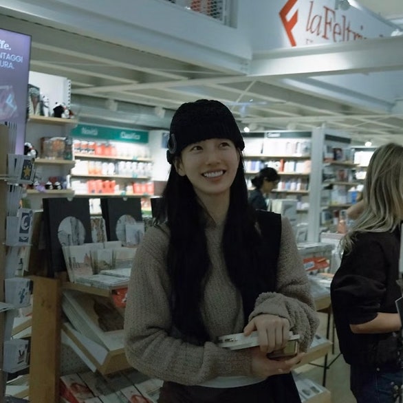 Suzy's Hyundai Department Store Core Look... A daily look that caused quite a stir, just like the Celine show.