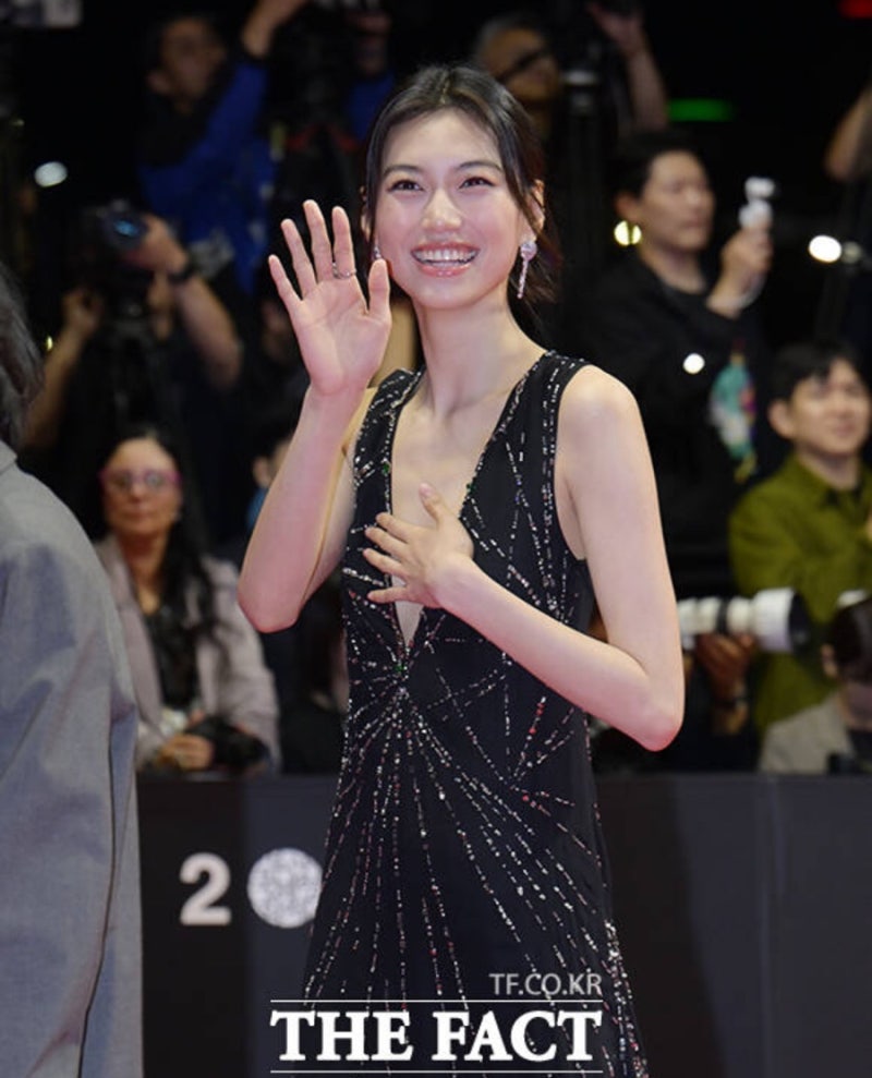 Not an ambassador... but celebrities receiving a flood of luxury sponsorships: BIFF dresses