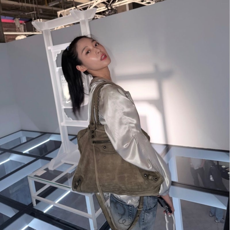 Update on Seolhyun's vintage look, said to be popularizing sagging...