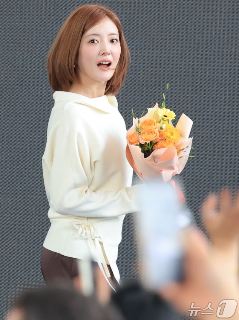 The celebrity who was compared to the 'madam look' at the Busan International Film Festival