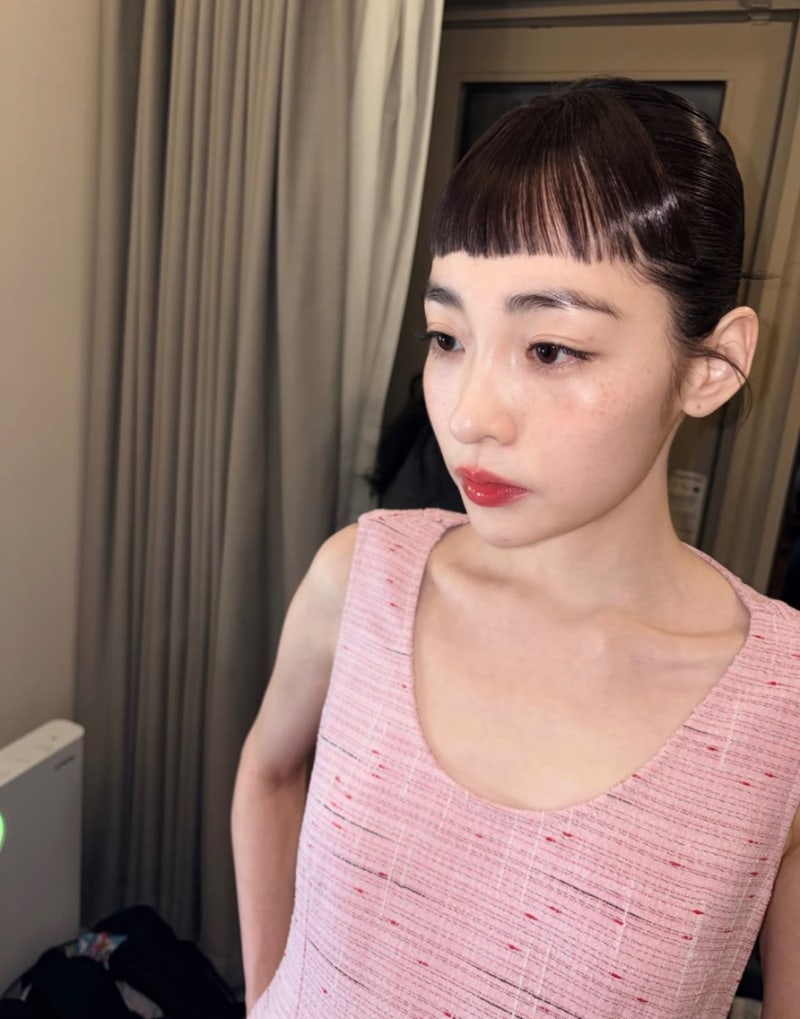 Kim Min-ha pulls off the notoriously difficult choppy bangs look adorably at the Busan International Film Festival.