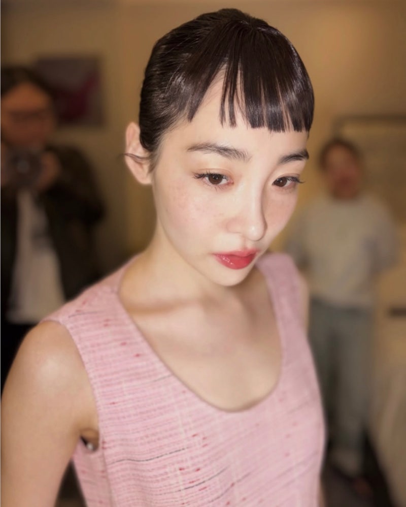 Kim Min-ha pulls off the notoriously difficult choppy bangs look adorably at the Busan International Film Festival.