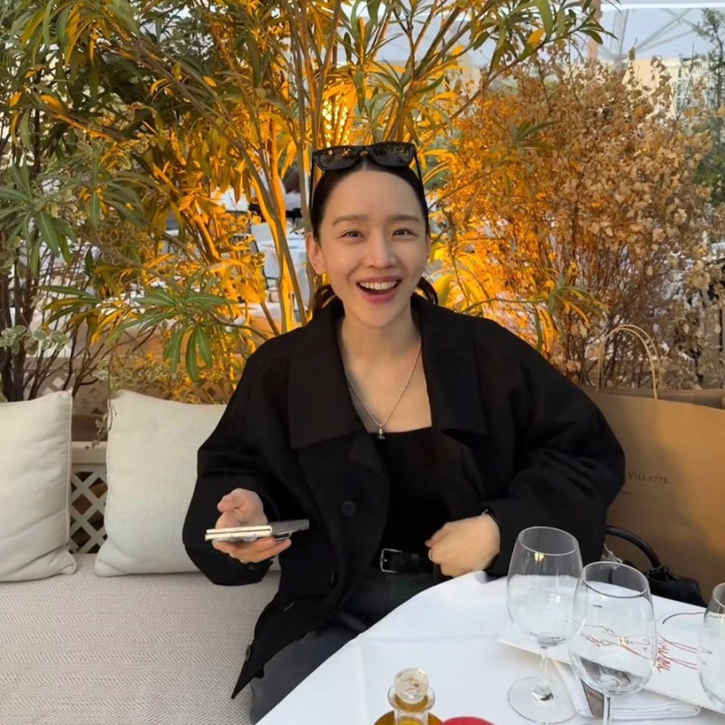 Celebrities who perfectly pulled off French chic even with slicked-back hair