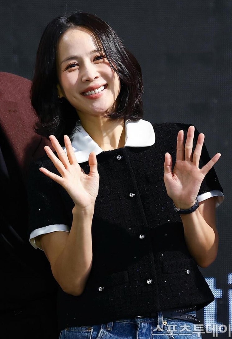 It was all Chanel... Jo Yeo-jeong's BIFF fashion was unexpected.
