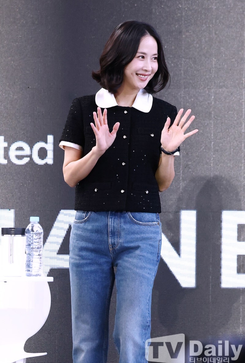 It was all Chanel... Jo Yeo-jeong's BIFF fashion was unexpected.