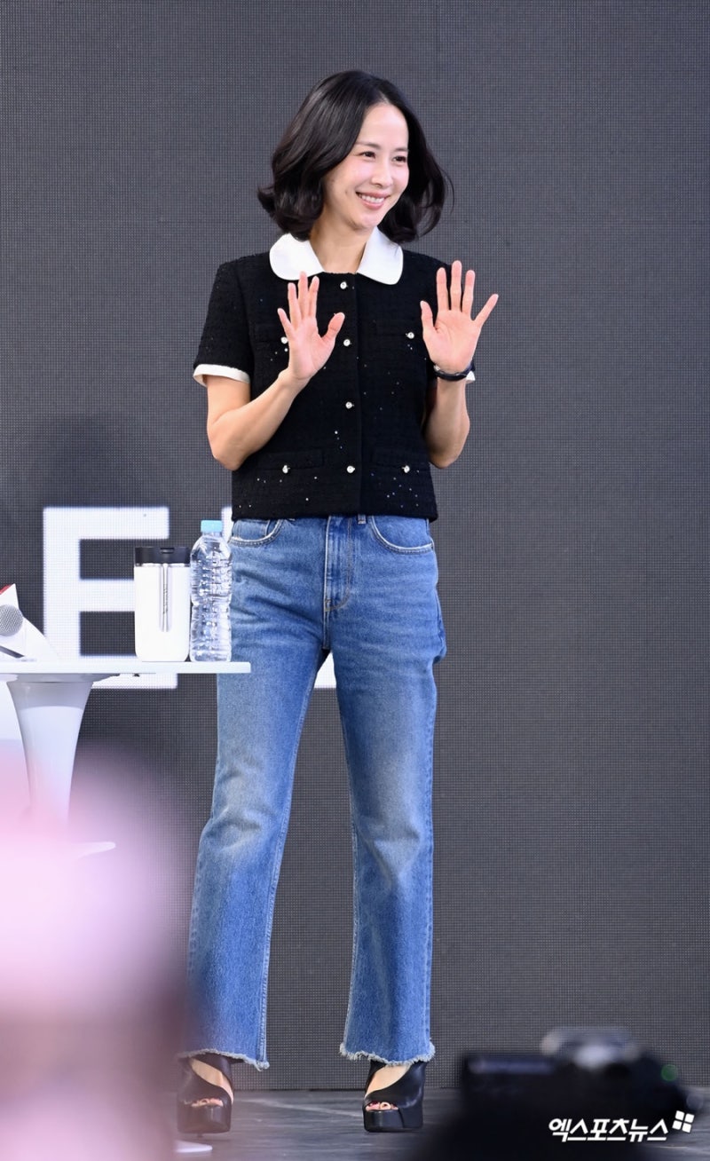 It was all Chanel... Jo Yeo-jeong's BIFF fashion was unexpected.