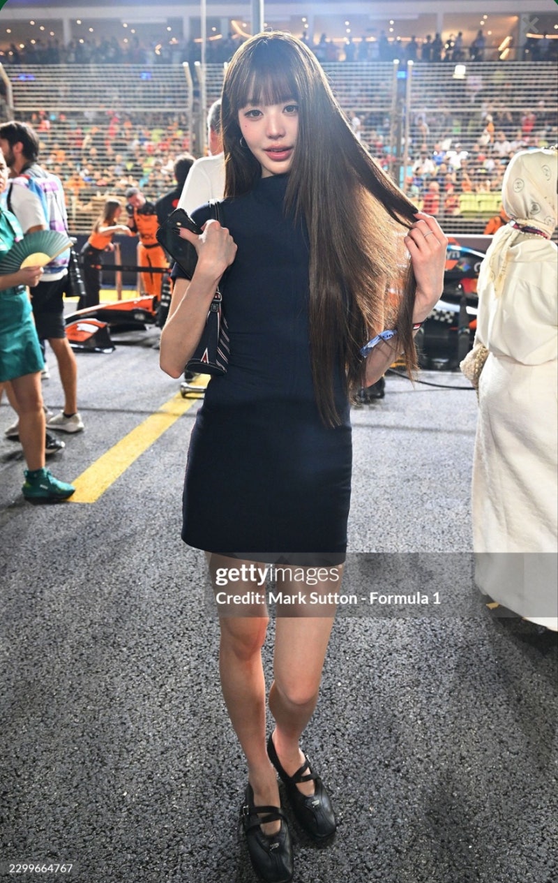 Jang Won-young's F1 fashion that completely crushed the 173cm proportions..
