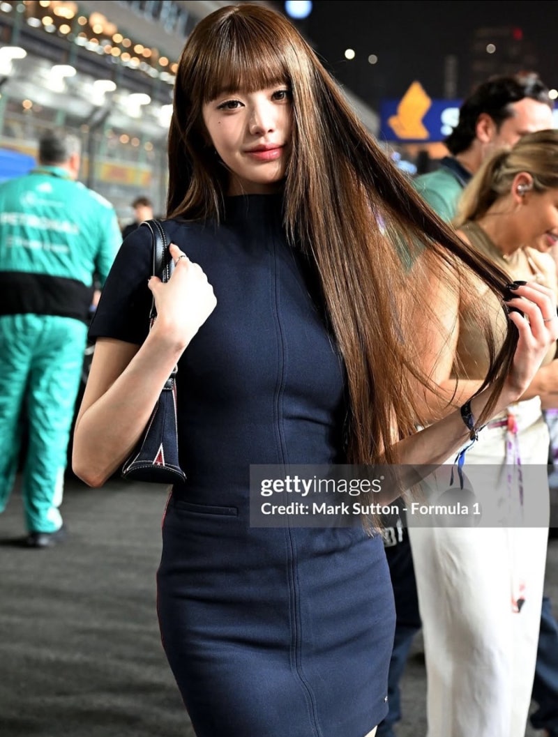 Jang Won-young's F1 fashion that completely crushed the 173cm proportions..