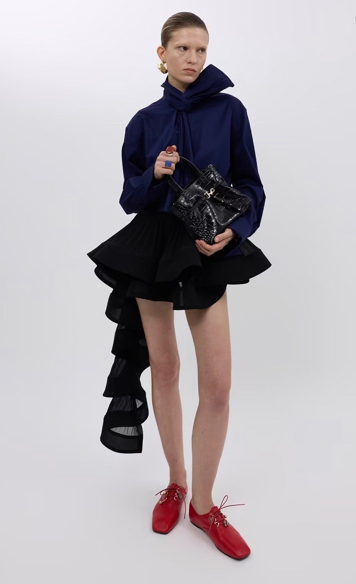 The proportions were on another level... Celebrity girlfriend pic fashion