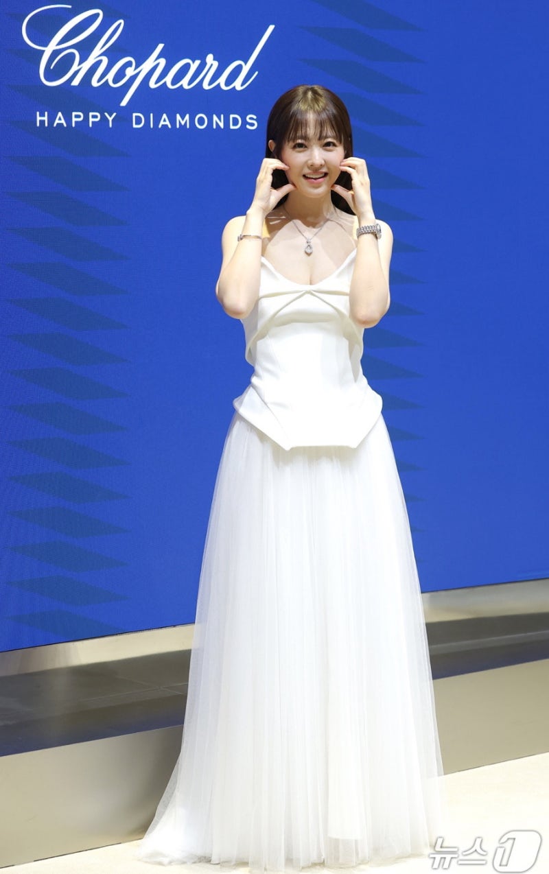 Park Bo-young's dress fashion, who seems like she doesn't age even though she's in her late 30s