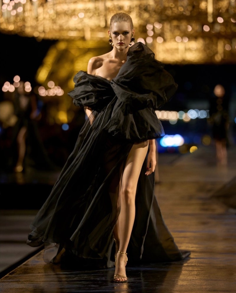 It's enigmatic if you look closely... Celebrity dress fashion made into art