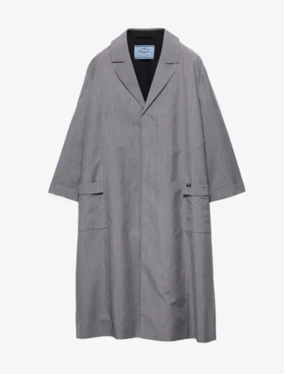 It looks like pajamas... but celebrity fashion that pulls it off like a dress