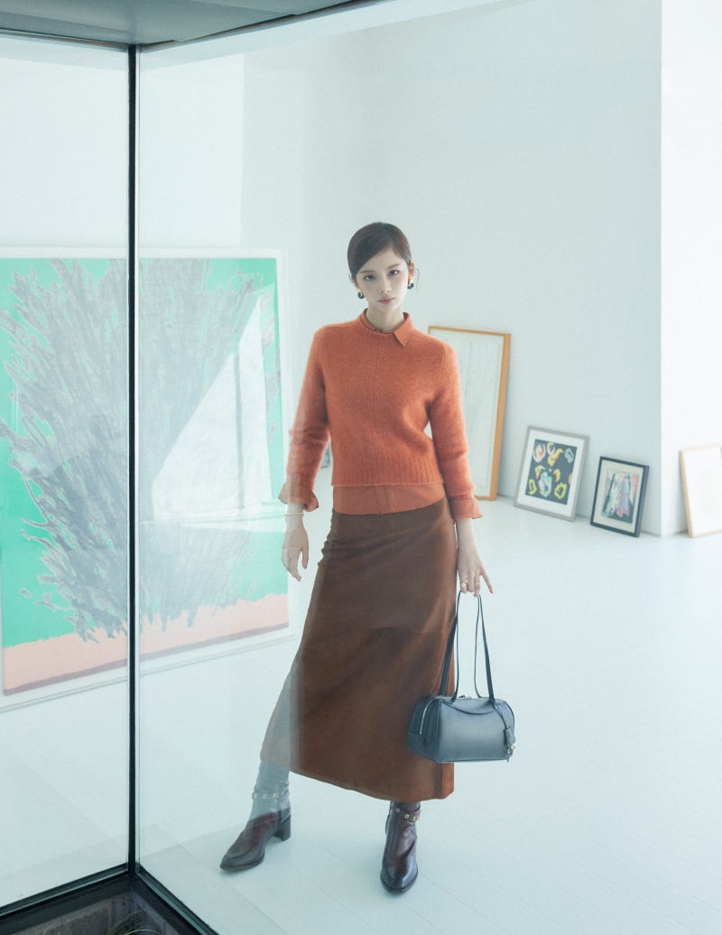 N-Mix Seol Yoon pictorial bag... Visuals catch the eye. Couronne 26FW women's bag fashion.
