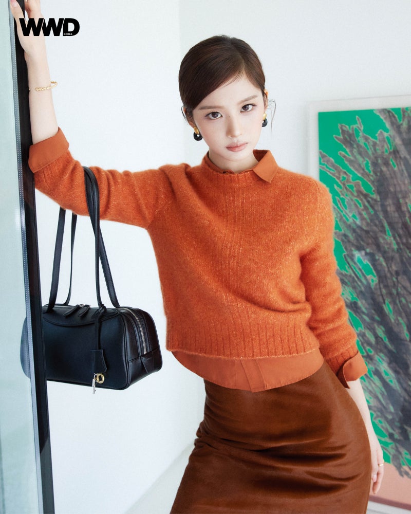 N-Mix Seol Yoon pictorial bag... Visuals catch the eye. Couronne 26FW women's bag fashion.
