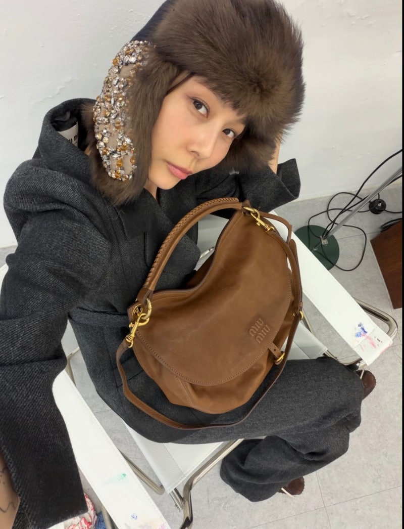 It's a work look by Chugumi... Celebrity fashion that's causing a sensation.