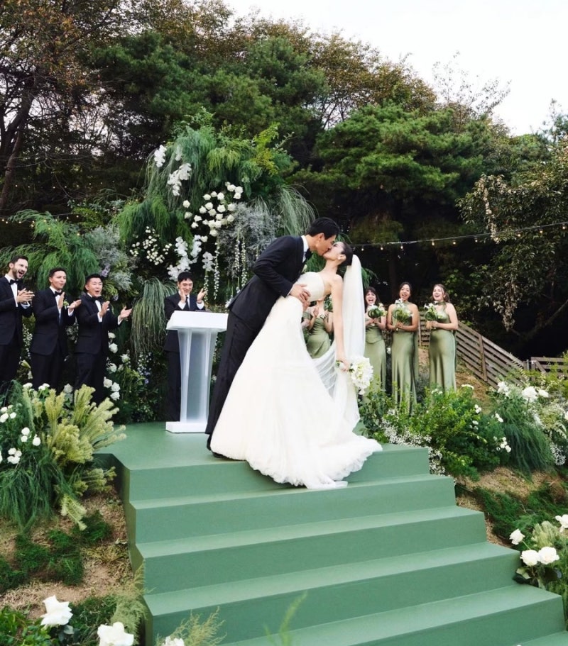 The scale of the wedding was extraordinary... Royal Family Pop Star Wedding Dress