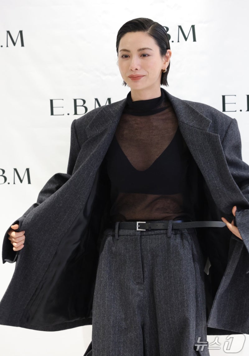 The actress who caused a sensation with her suit fit because she wore menswear but her face was so pretty