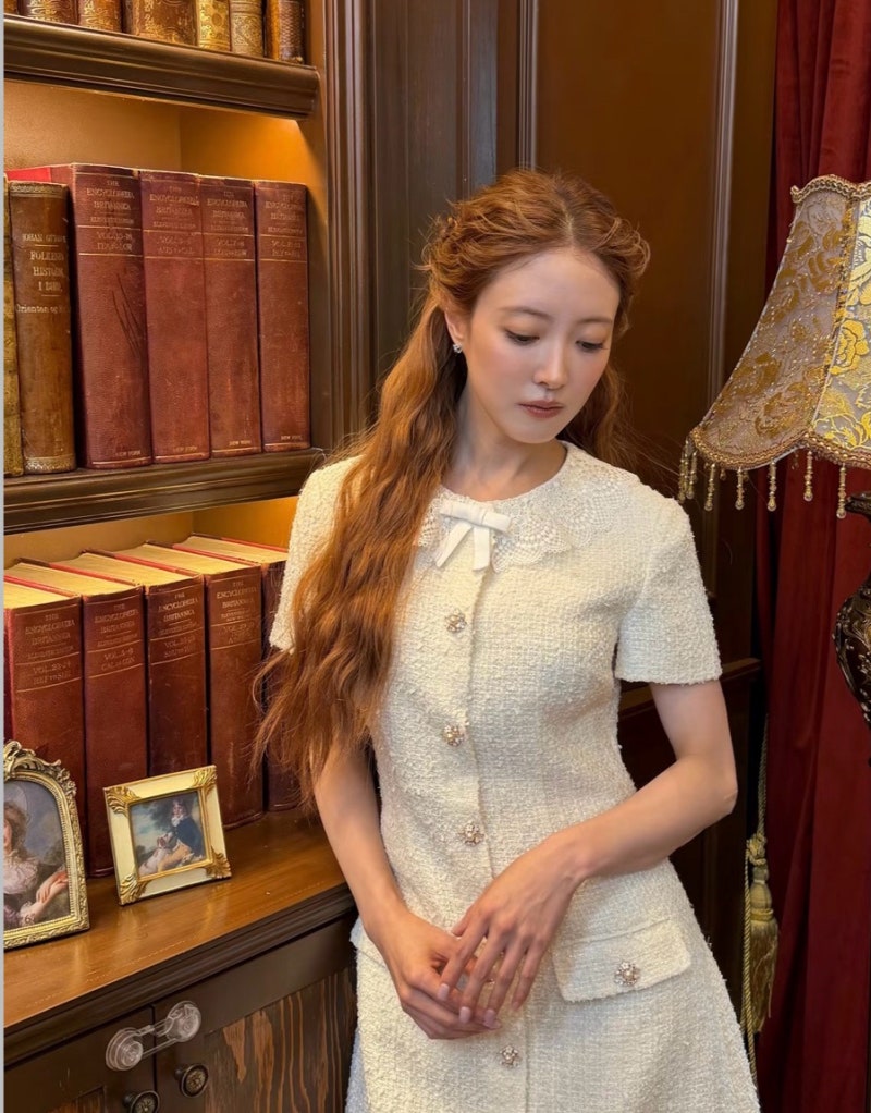 Completely different from the BIFF... Princess-like actress fashion