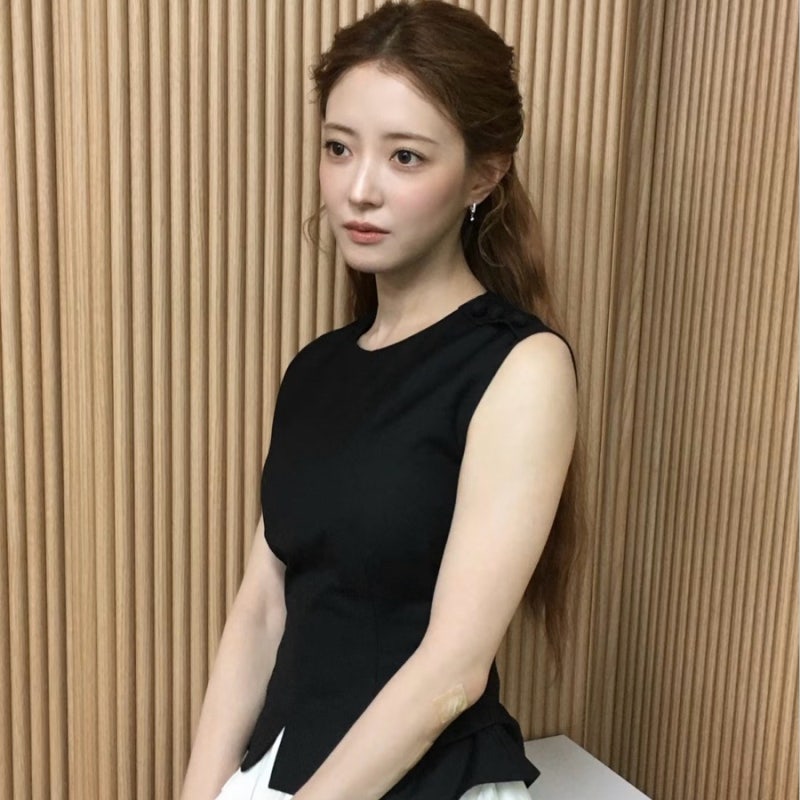 Completely different from the BIFF... Princess-like actress fashion