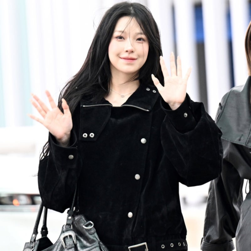 Such is a pure peach visual... The female singer's airport fashion that poured in reactions