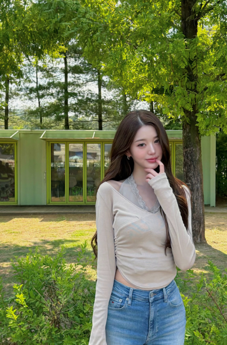 Jang Won-young Made Us Believe a Casual Theme Park Outfit Could Be Editorial