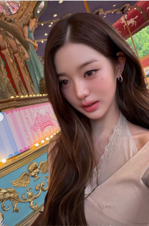 Jang Won-young Made Us Believe a Casual Theme Park Outfit Could Be Editorial