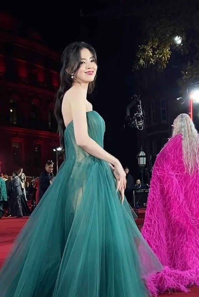 Han So-hee Absolutely Shut Down the British Fashion Awards Red Carpet