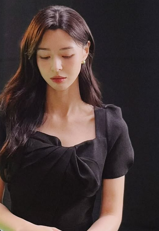 Kwon Nara's Casual Instagram Edit Has People Losing It—Zero Styling Effort Needed
