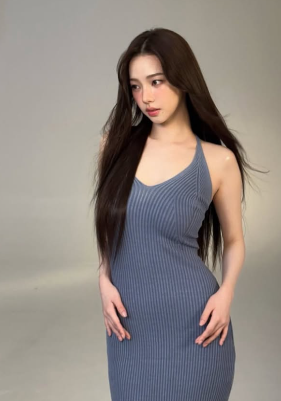 Karina Nails Two Completely Different Vibes: Angelic Blue Dress to Sultry Black Velvet