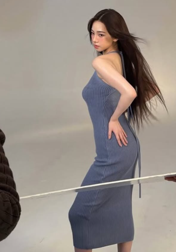 Karina Nails Two Completely Different Vibes: Angelic Blue Dress to Sultry Black Velvet