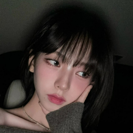 KARINA off-duty: a hoodie and the art of doing absolutely nothing