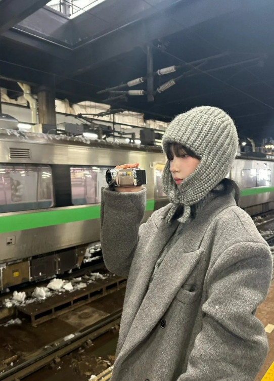 KARINA off-duty: a hoodie and the art of doing absolutely nothing