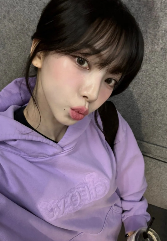 KARINA off-duty: a hoodie and the art of doing absolutely nothing