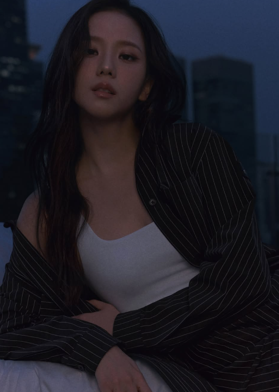 JISOO paints autumn in Alo Yoga: from rooftop ease to gym hustle