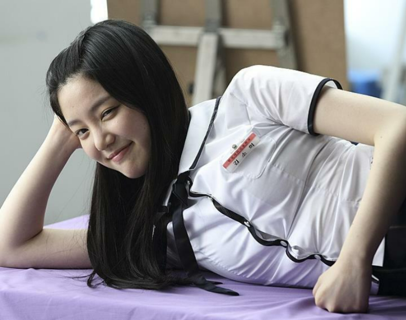 How Lee Yu-bi Looks Like a Teenager at 35 — And Why It's Not What You Might Think