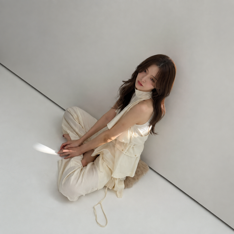 Kim Ji-eun Proves Neutral Tones Don't Mean Boring—Every Look Hits Different