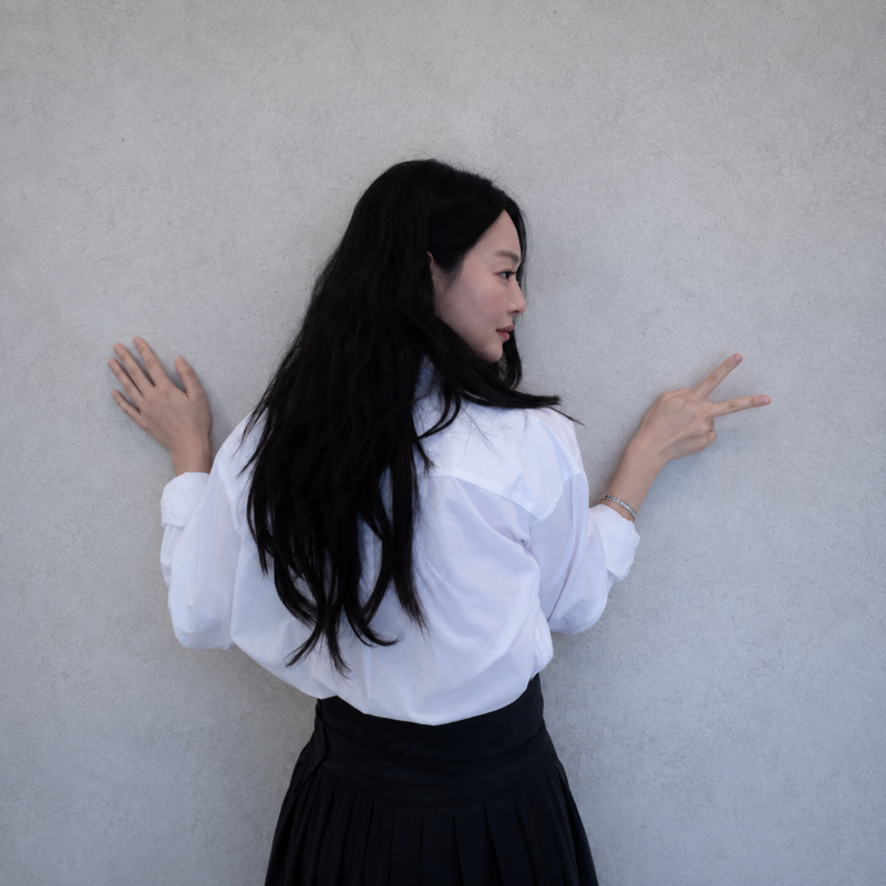 Shin Min-ah at 42 Keeps Shifting: White Shirts, High Jewelry & Zero Apologies