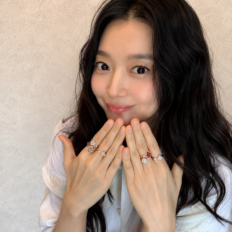 Shin Min-ah at 42 Keeps Shifting: White Shirts, High Jewelry & Zero Apologies