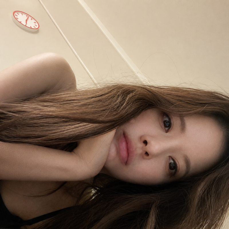 WJSN's Bona Turns Wuhan into Her Personal Fashion Canvas: A Cream-Toned Travel Diary Nobody Expected