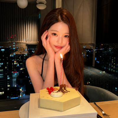 Jang Wonyoung's 22nd Birthday Glow-Up: Lounge Edition