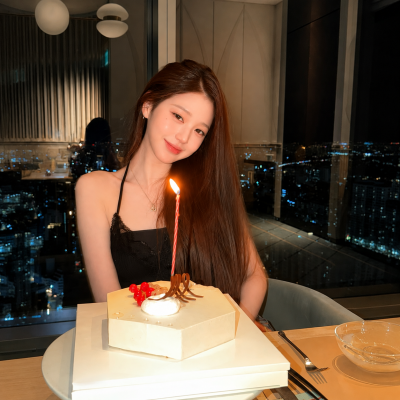 Jang Wonyoung's 22nd Birthday Glow-Up: Lounge Edition
