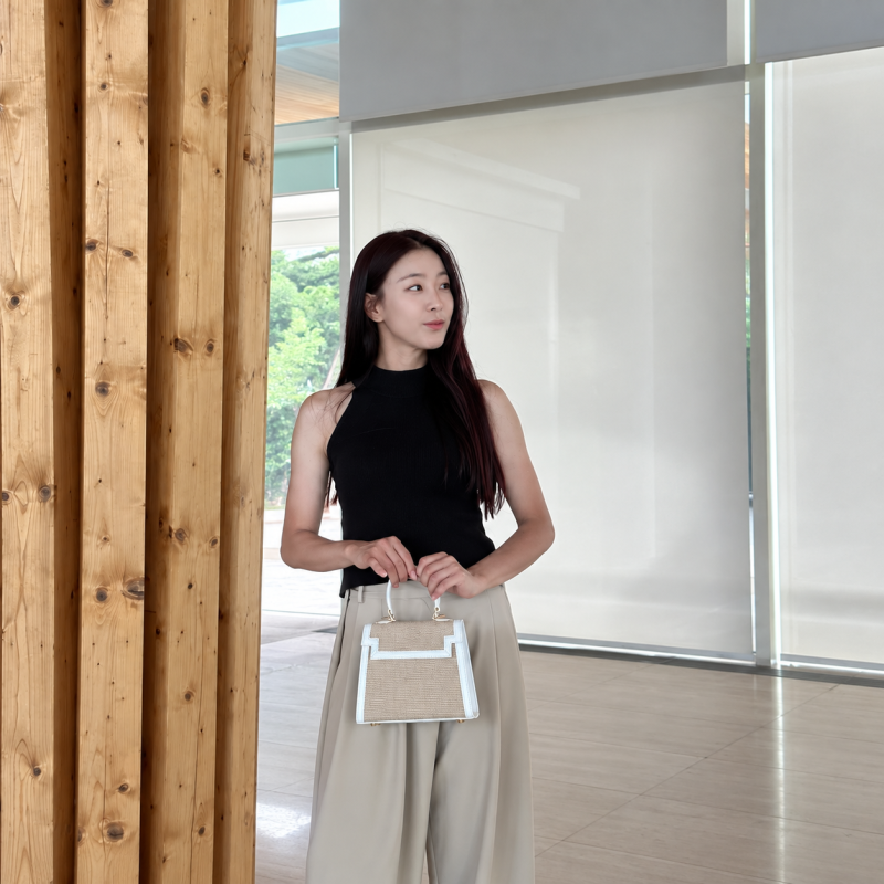 From Asiana's Youngest Model to Drama Lead: Go Won-hee's Range, One Outfit at a Time