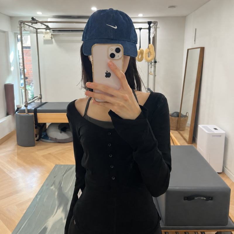 From supermodel runways to acting: Min-ha's effortless cafe looks prove she's mastered the art of doing nothing