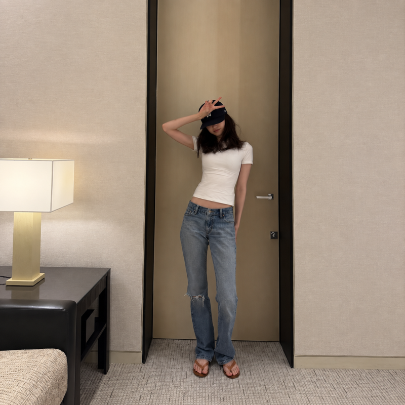 Park Walks & Studio Sessions: Son Na-eun Trades the Stage for Effortless Everyday Style